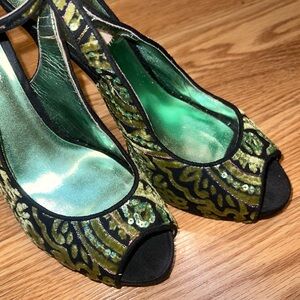 JLo by Jennifer Lopez Green Velvet Sequins Black Ankle Strap Platform 5” Heel 7M